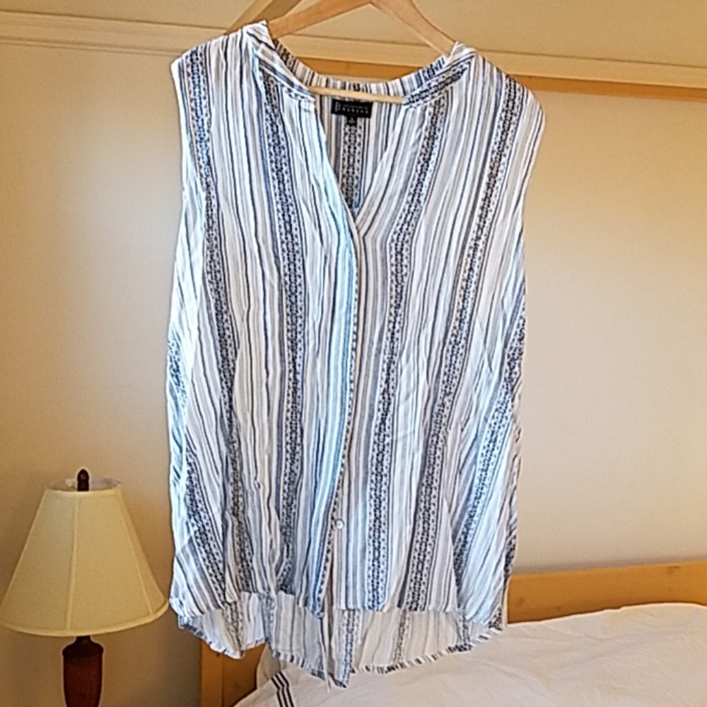 Sleeveless blouse